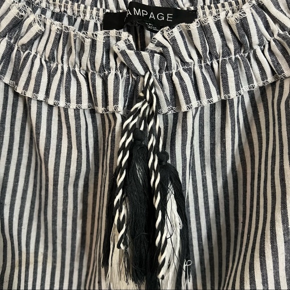 Rampage crop top off shoulder fringe detail striped size medium - Picture 5 of 9